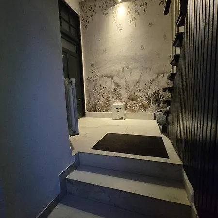 Boutique Old 3 *