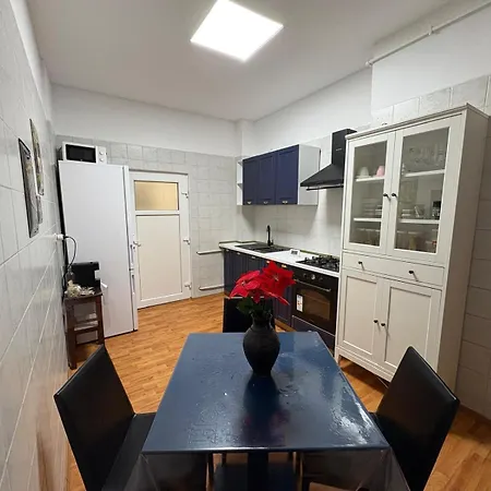 Boutique Old 3 * Bucharest