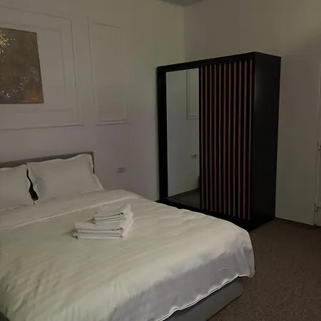 Apartment Boutique Old 3 *