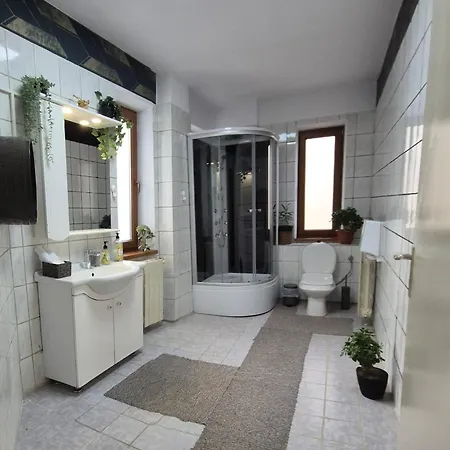 Boutique Old 3 *