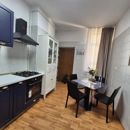 Boutique Old 3 Apartment *