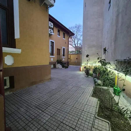 Boutique Old 3 Apartment
