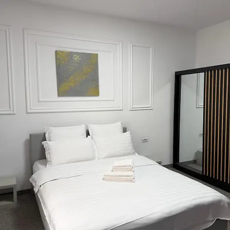 Boutique Old 3 *