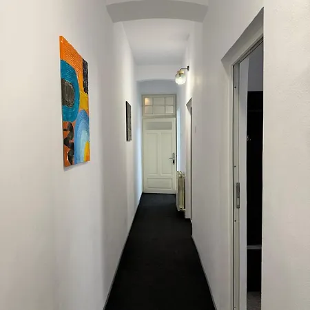 Apartment Boutique Old 3