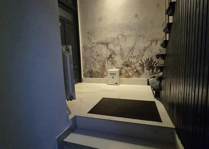 Boutique Old 3 *