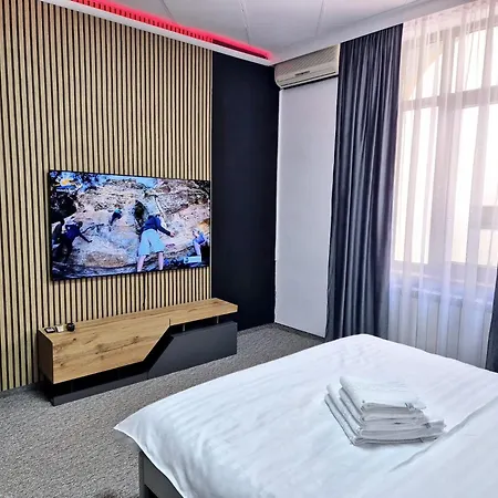 Boutique Old 3 *