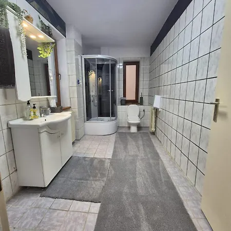 Boutique Old 3 *