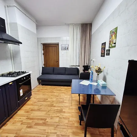 Boutique Old 3 *